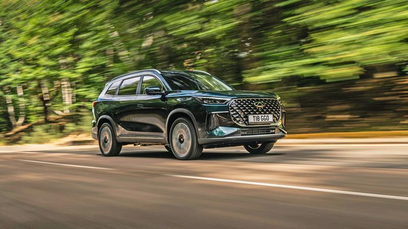 Chery Tiggo 8 Super Hybrid driving