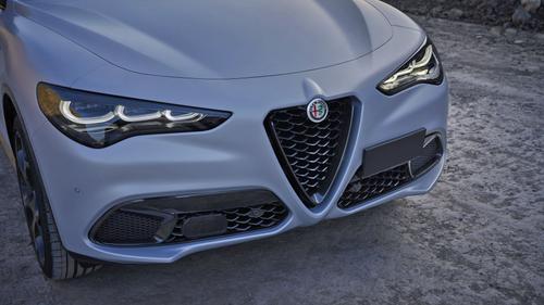 Alfa Romeo Stelvio facelift headlights