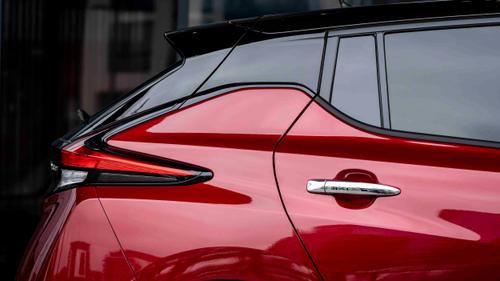 Nissan Leaf side/rear detail
