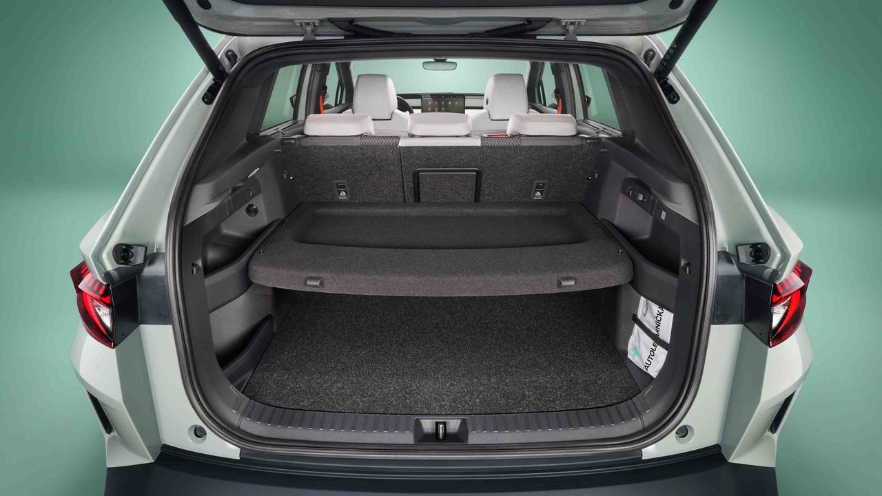 Skoda Elroq boot with parcel shelf in middle position