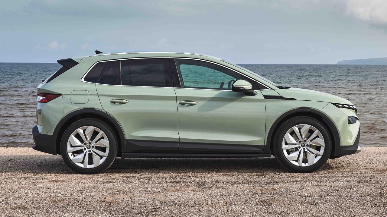 Skoda Elroq side view