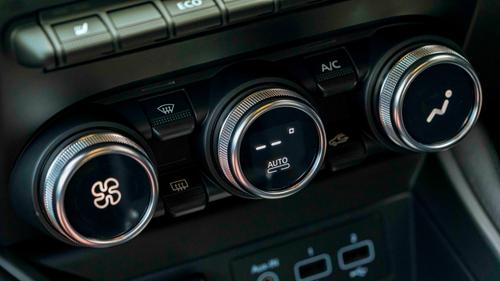 Renault Zoe climate controls