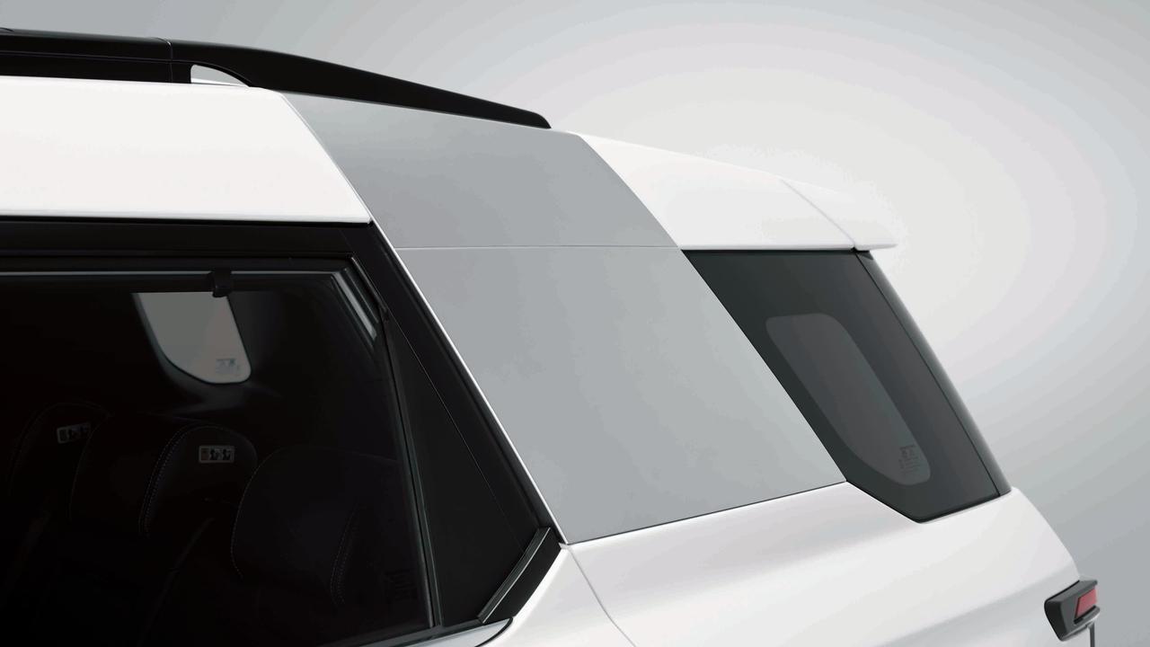 KGM Torres side panel