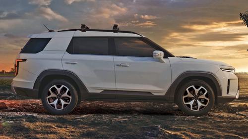 KGM Torres side view