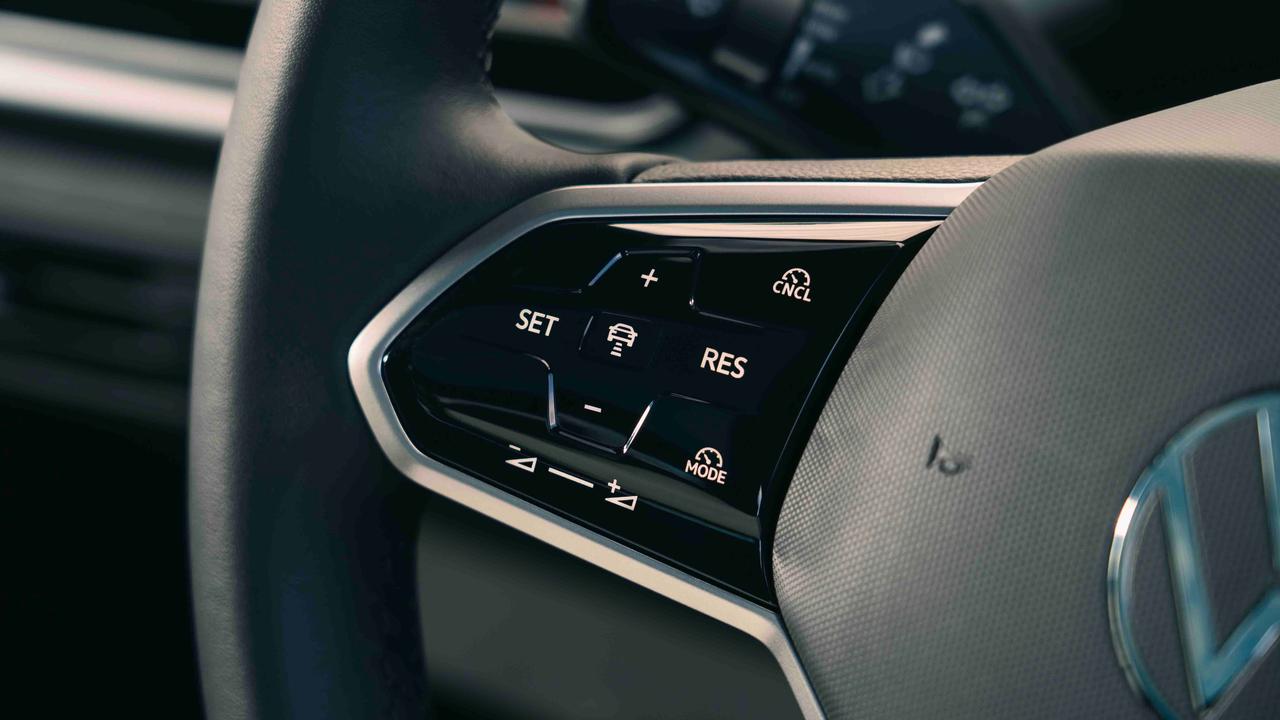 Volkswagen ID.5 steering wheel buttons