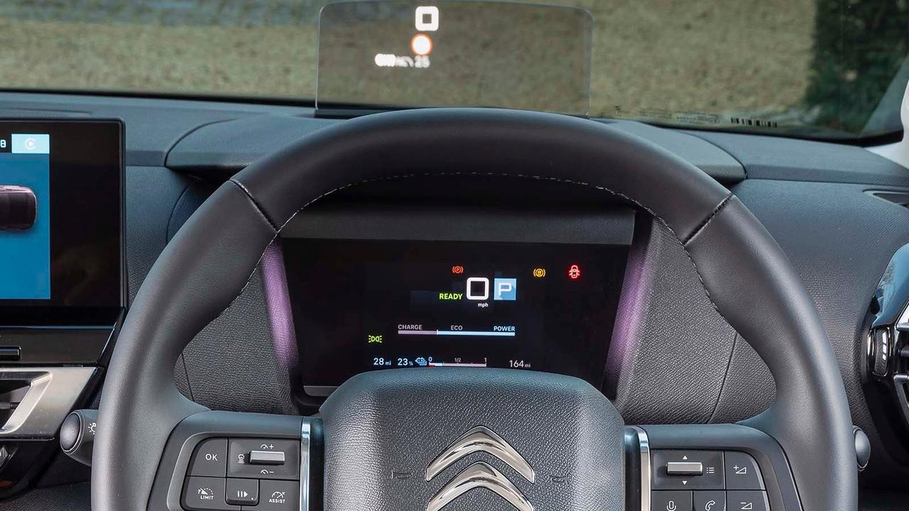 Citroen C4 X review driver's dials