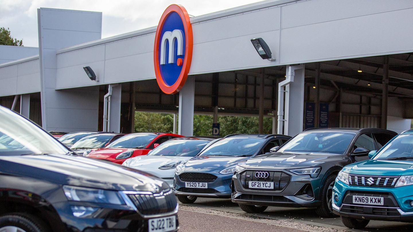 An array of cars lined up at a Motorpoint store