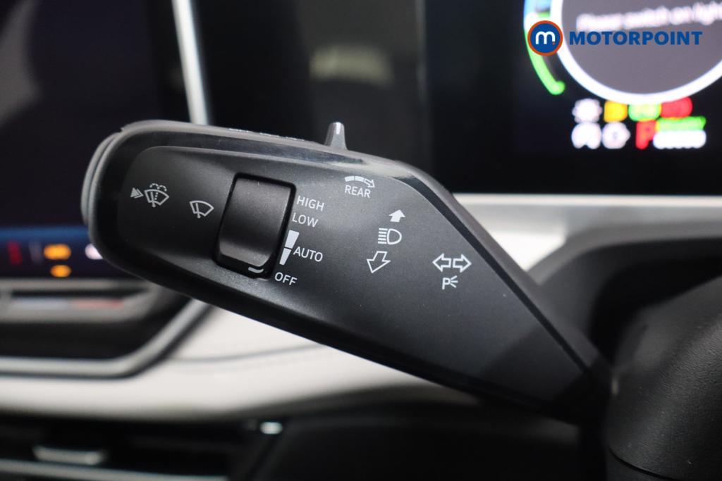 Volkswagen Passat Life Automatic Petrol Plug-In Hybrid Estate - Stock Number (1573341) - 8th supplementary image