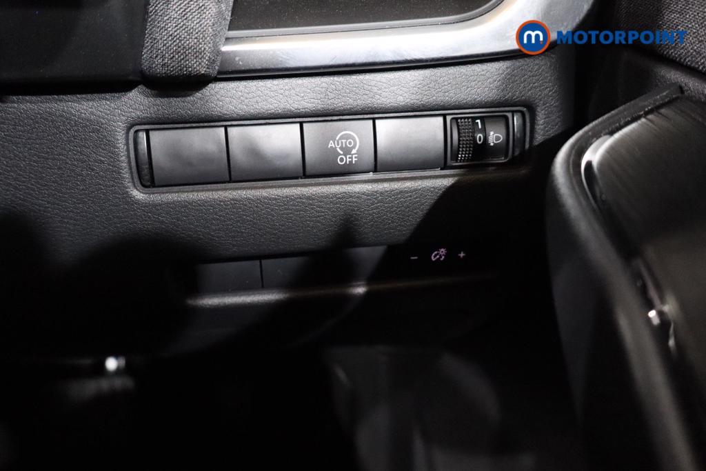 Nissan Qashqai Acenta Premium Automatic Petrol SUV - Stock Number (1564163) - 8th supplementary image