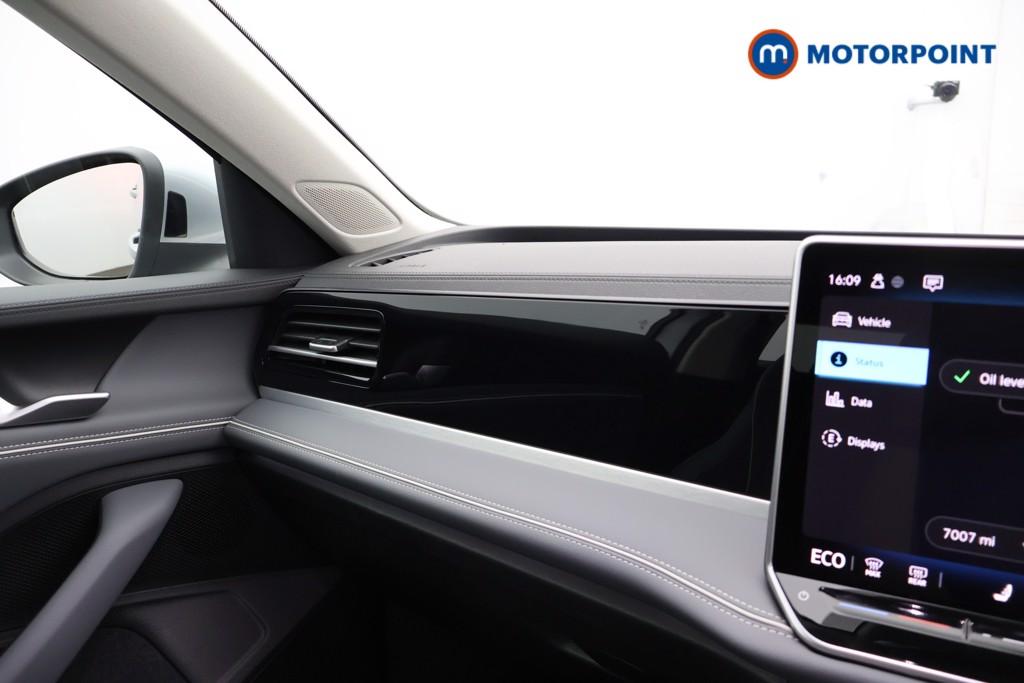 Volkswagen Passat Life Automatic Petrol Plug-In Hybrid Estate - Stock Number (1578126) - 8th supplementary image