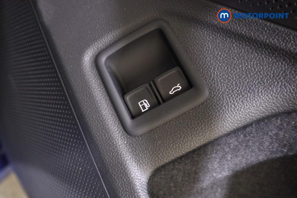 Volkswagen Passat Life Automatic Petrol Plug-In Hybrid Estate - Stock Number (1578134) - 8th supplementary image