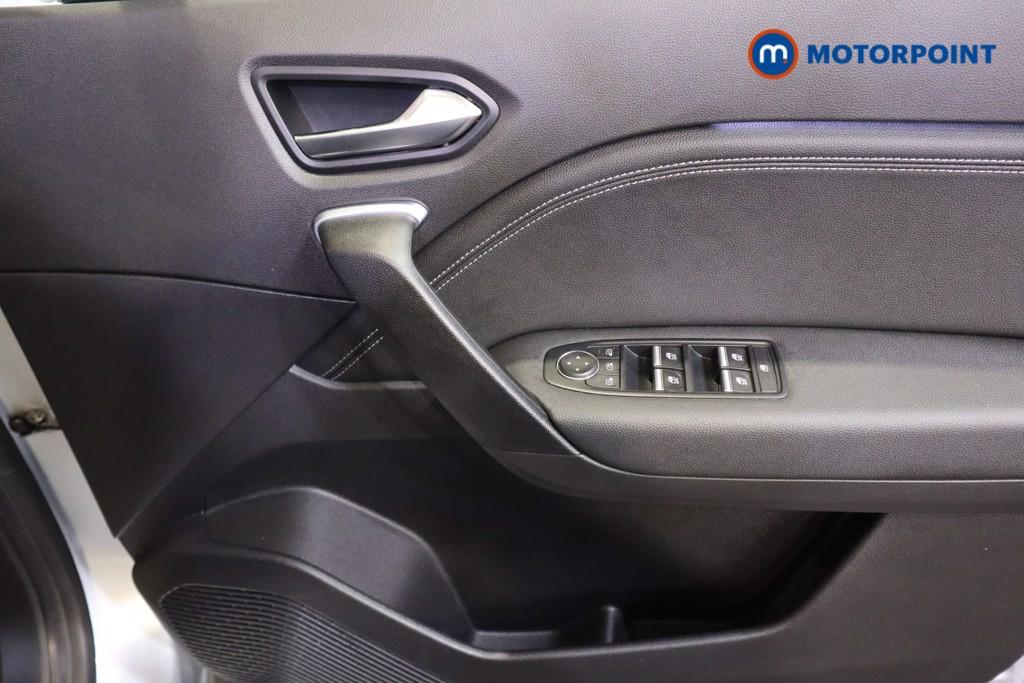 Renault Captur Techno Automatic Petrol Plug-In Hybrid SUV - Stock Number (1586801) - 8th supplementary image