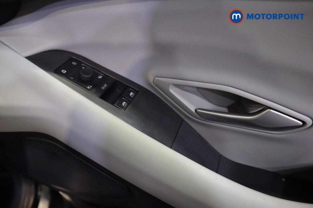 Ford Explorer Select Automatic Electric SUV - Stock Number (1586204) - 8th supplementary image