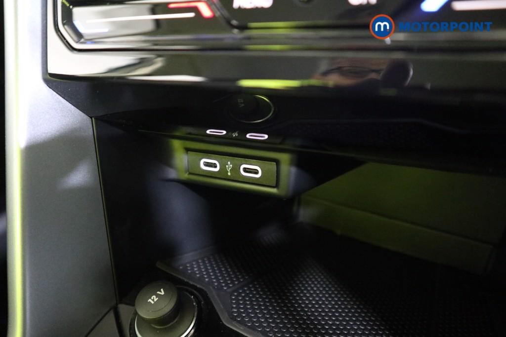 Volkswagen T-Roc Life Manual Petrol SUV - Stock Number (1582616) - 8th supplementary image