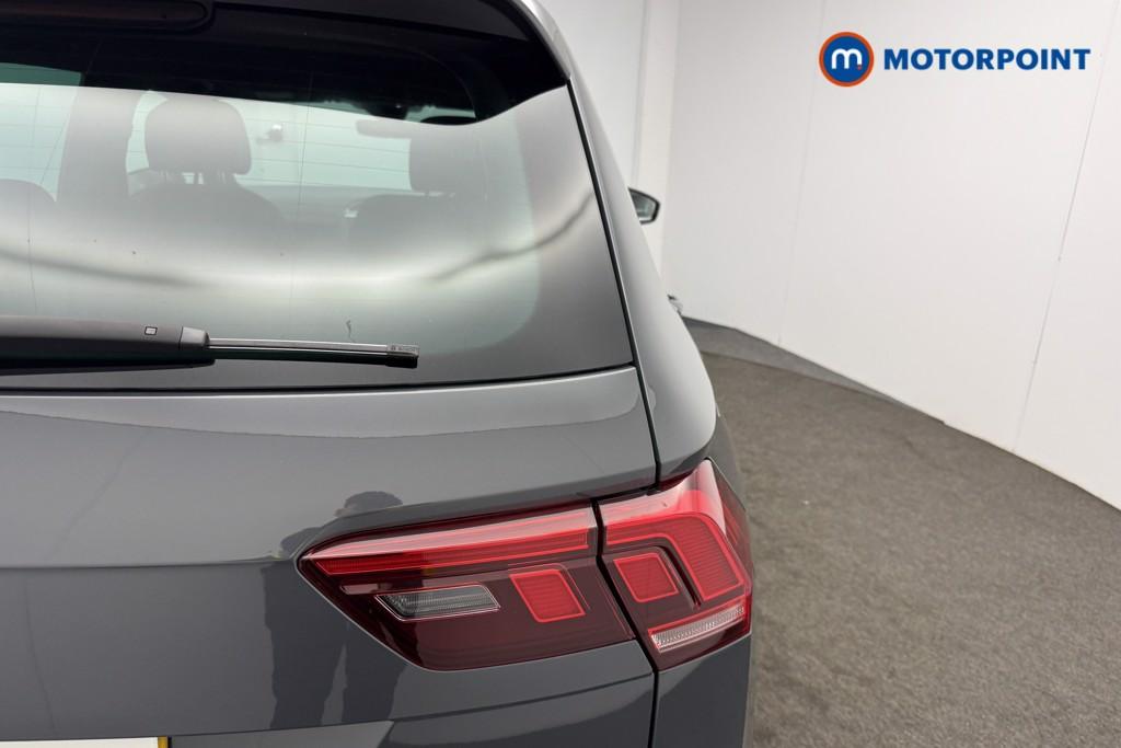Volkswagen Tiguan R-Line Automatic Petrol SUV - Stock Number (1586769) - 8th supplementary image