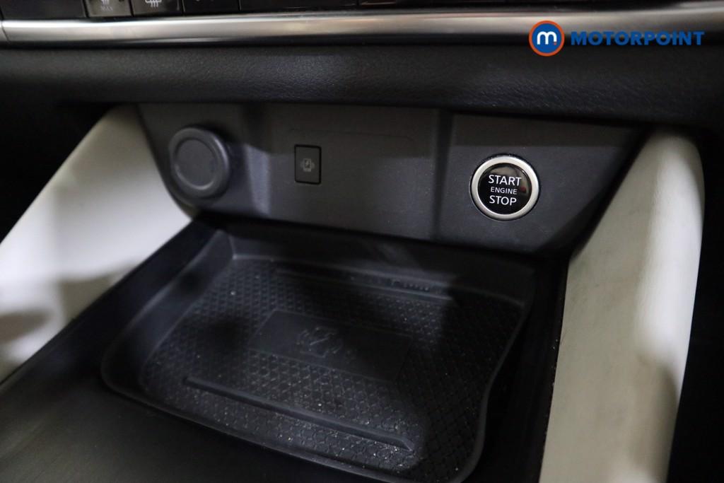 Nissan Qashqai Tekna Automatic Petrol SUV - Stock Number (1590367) - 8th supplementary image