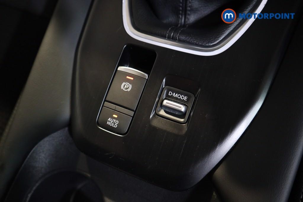Nissan Qashqai N-Connecta Manual Petrol SUV - Stock Number (1591645) - 8th supplementary image