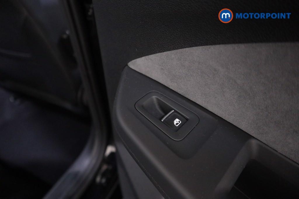 Volkswagen Golf R-Line Automatic Petrol Hatchback - Stock Number (1594187) - 18th supplementary image