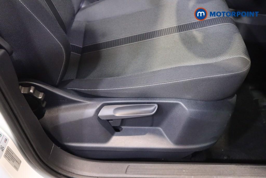 Volkswagen T-Roc Life Manual Petrol SUV - Stock Number (1595179) - 16th supplementary image