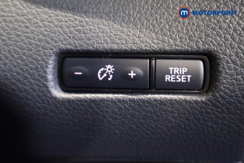 Nissan Qashqai N-Connecta Manual Petrol SUV - Stock Number (1596586) - 14th supplementary image