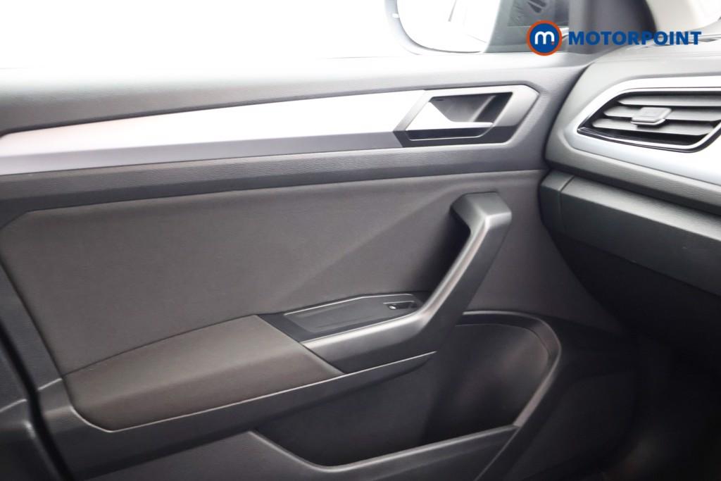 Volkswagen T-Roc Life Manual Petrol SUV - Stock Number (1595139) - 14th supplementary image