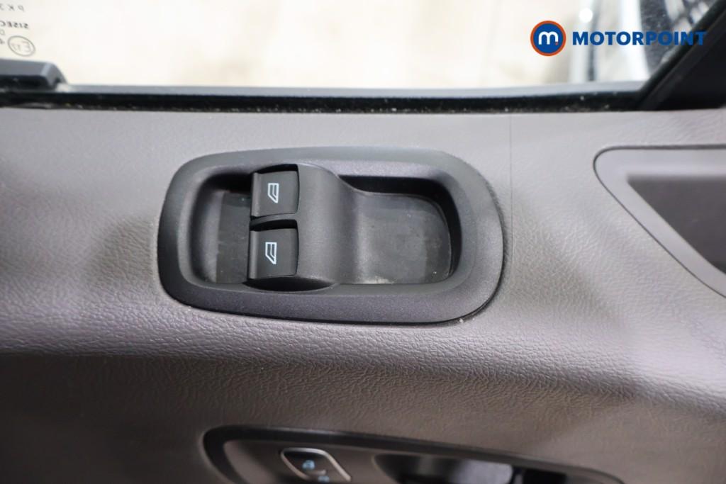 Ford Transit Limited Automatic Diesel Medium Roof Van - Stock Number (1595489) - 4th supplementary image