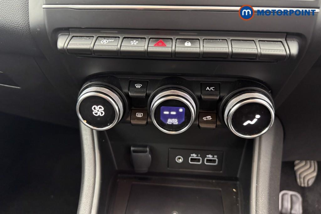 Renault Captur Techno Manual Petrol SUV - Stock Number (1595494) - 15th supplementary image