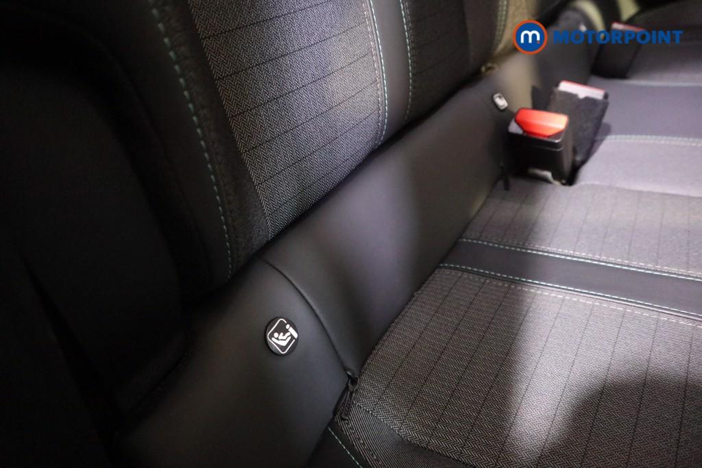 Peugeot 2008 Allure Premium Manual Petrol SUV - Stock Number (1595378) - 15th supplementary image