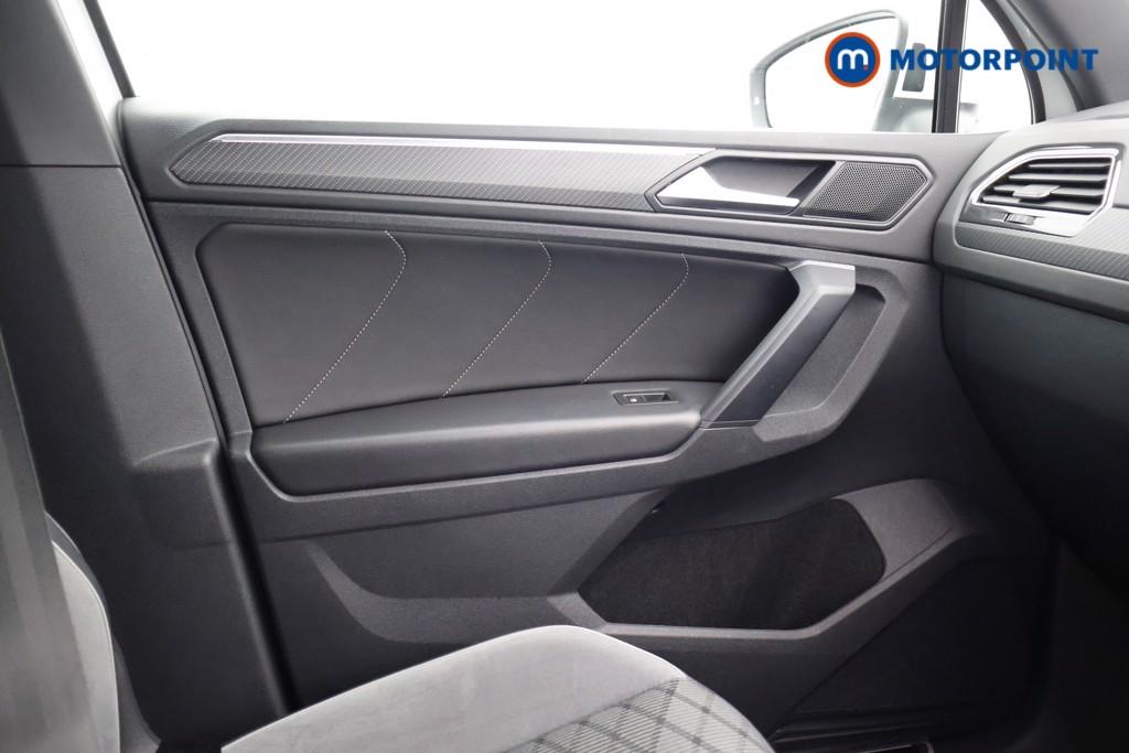 Volkswagen Tiguan R-Line Automatic Petrol SUV - Stock Number (1597025) - 8th supplementary image