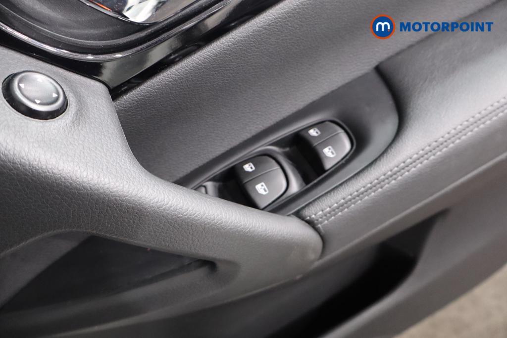 Nissan Qashqai N-Connecta Manual Petrol SUV - Stock Number (1587442) - 8th supplementary image