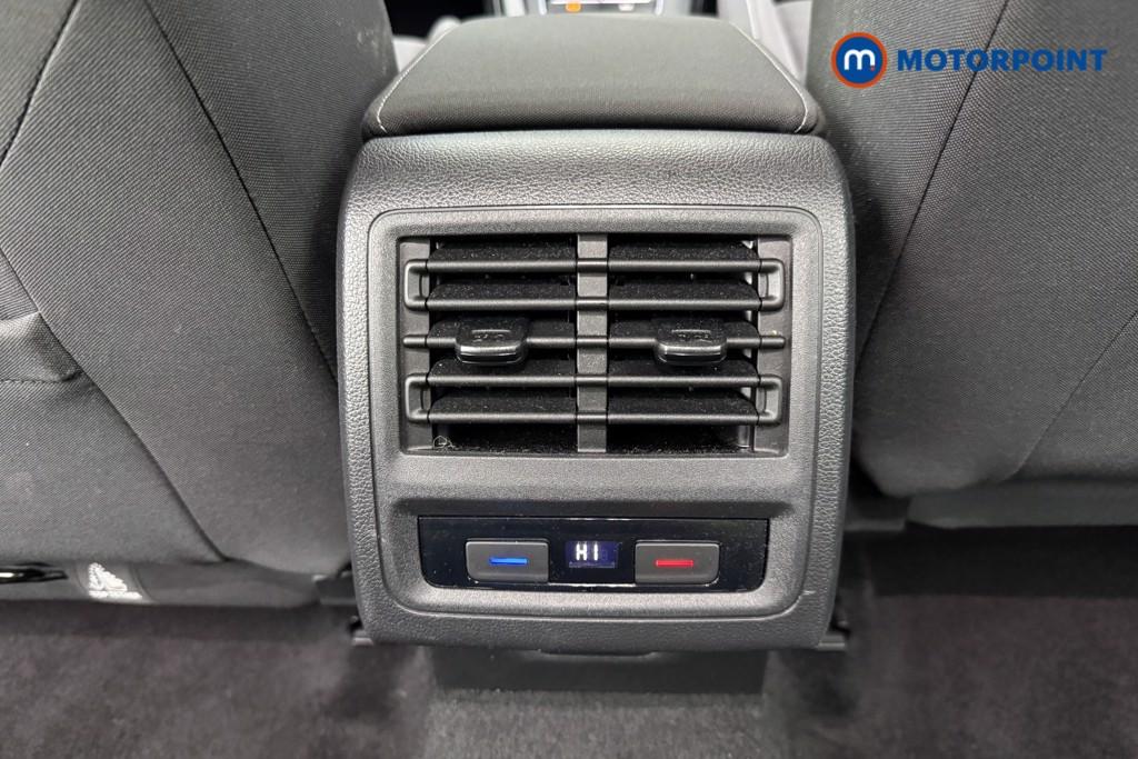 Volkswagen Golf Style Manual Petrol Hatchback - Stock Number (1593862) - 8th supplementary image