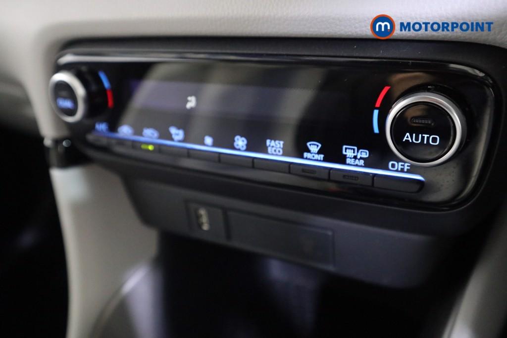 Toyota Yaris Excel Automatic Petrol-Electric Hybrid Hatchback - Stock Number (1596630) - 8th supplementary image