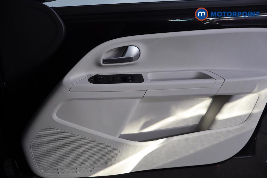 Volkswagen UP High Up Automatic Petrol Hatchback - Stock Number (1595798) - 8th supplementary image