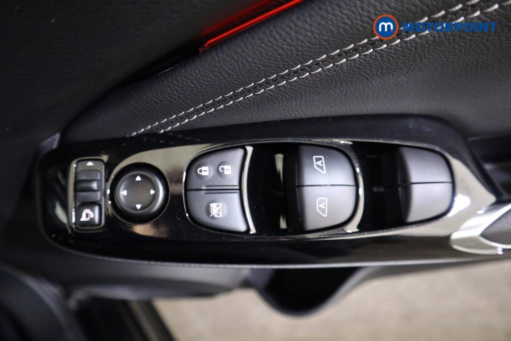 Nissan Juke Tekna Automatic Petrol SUV - Stock Number (1596687) - 8th supplementary image