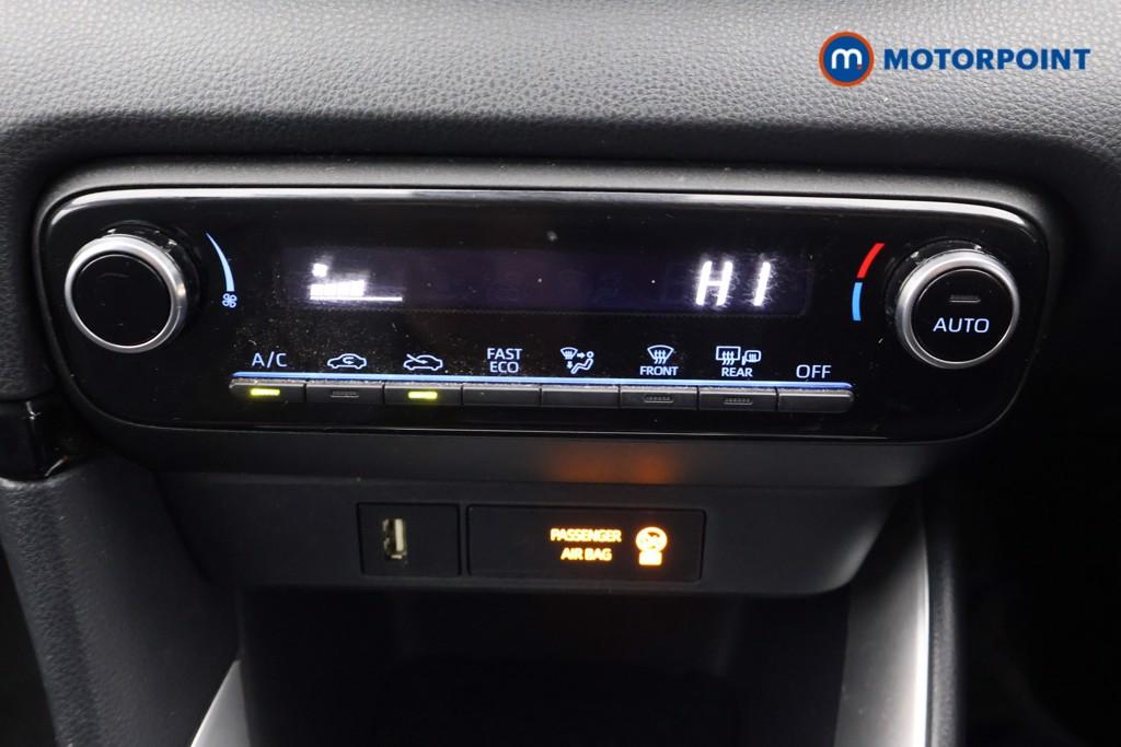 Toyota Yaris Design Automatic Petrol-Electric Hybrid Hatchback - Stock Number (1599987) - 8th supplementary image