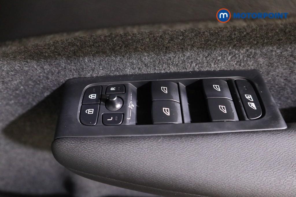 Volvo Xc40 Plus Automatic Petrol Plug-In Hybrid SUV - Stock Number (1598829) - 8th supplementary image