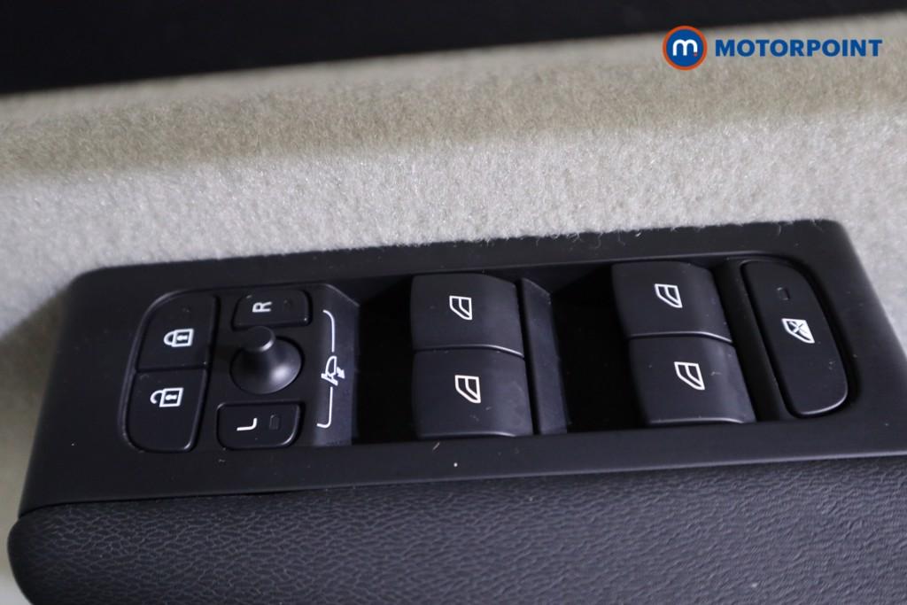 Volvo Xc40 Momentum Automatic Petrol SUV - Stock Number (1600058) - 8th supplementary image