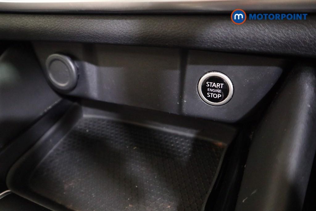 Nissan Qashqai N-Connecta Manual Petrol SUV - Stock Number (1598626) - 8th supplementary image