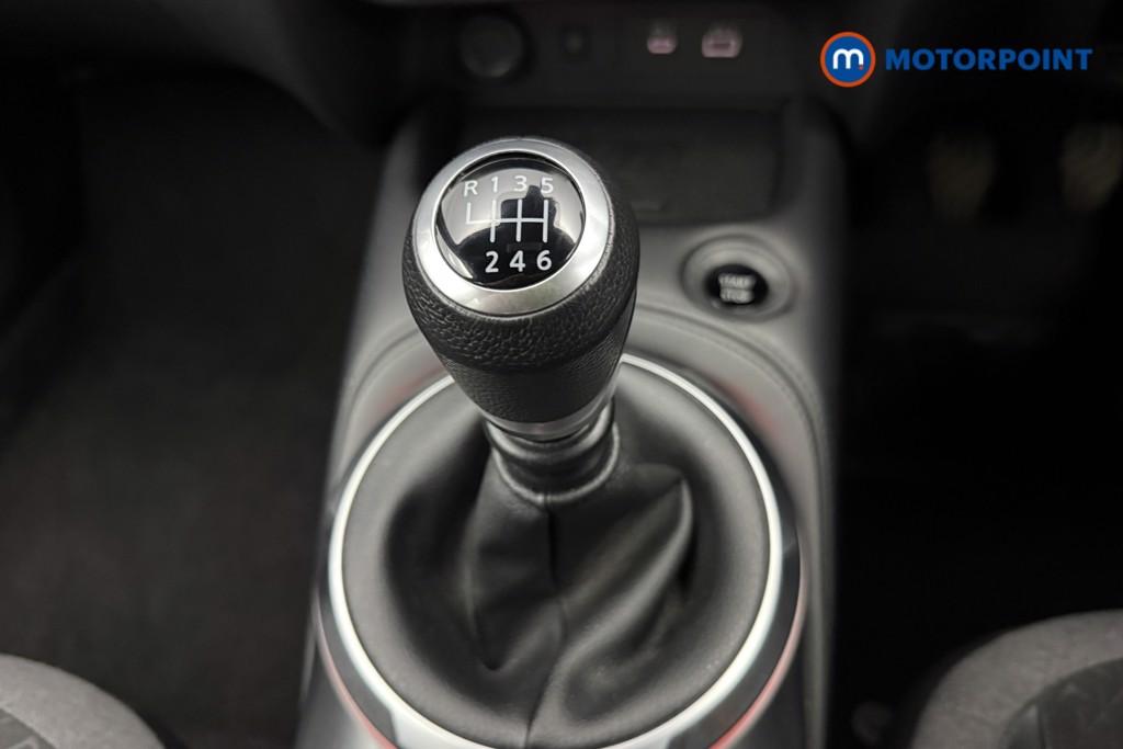 Nissan Juke N-Connecta Manual Petrol SUV - Stock Number (1553964) - 8th supplementary image