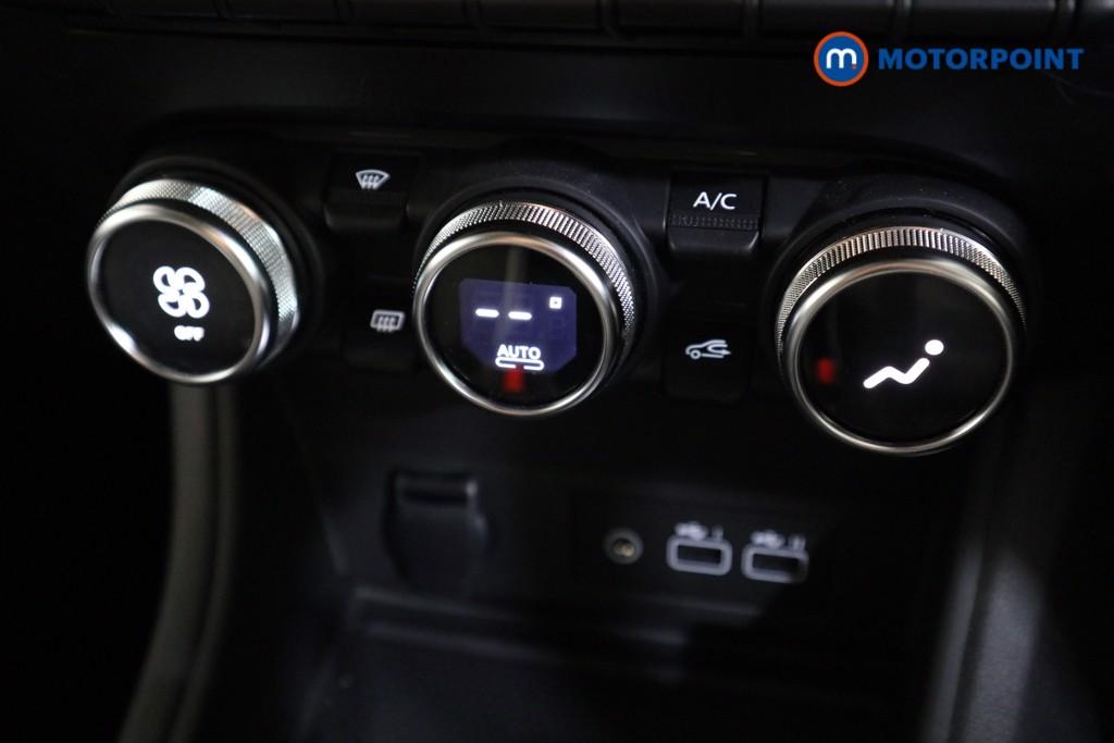 Renault Captur Techno Manual Petrol-Electric Hybrid SUV - Stock Number (1602387) - 8th supplementary image