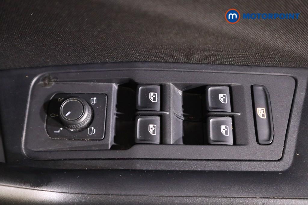 Volkswagen T-Roc Life Manual Petrol SUV - Stock Number (1602335) - 8th supplementary image