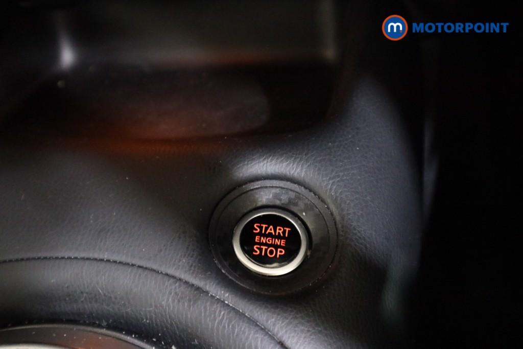 Nissan Juke N-Connecta Manual Petrol SUV - Stock Number (1600904) - 8th supplementary image