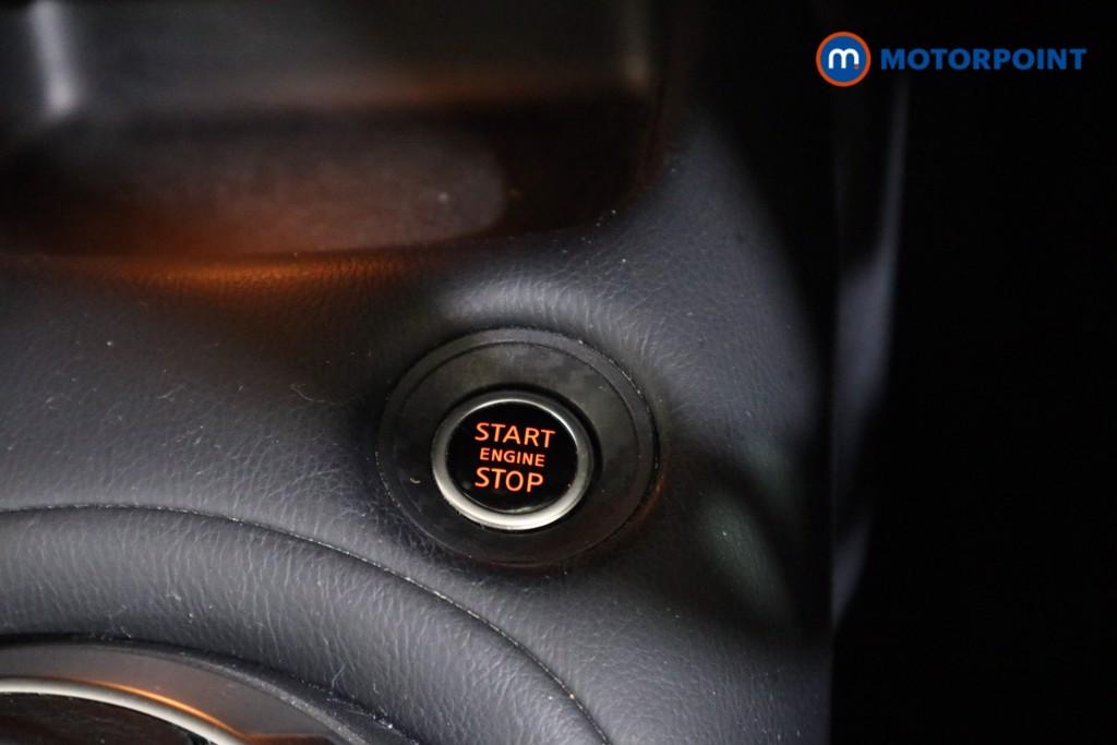 Nissan Juke N-Connecta Automatic Petrol SUV - Stock Number (1602475) - 8th supplementary image