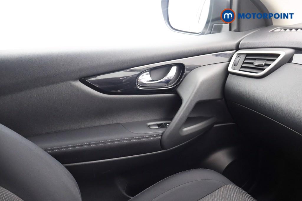 Nissan Qashqai N-Connecta Manual Petrol SUV - Stock Number (1598223) - 8th supplementary image