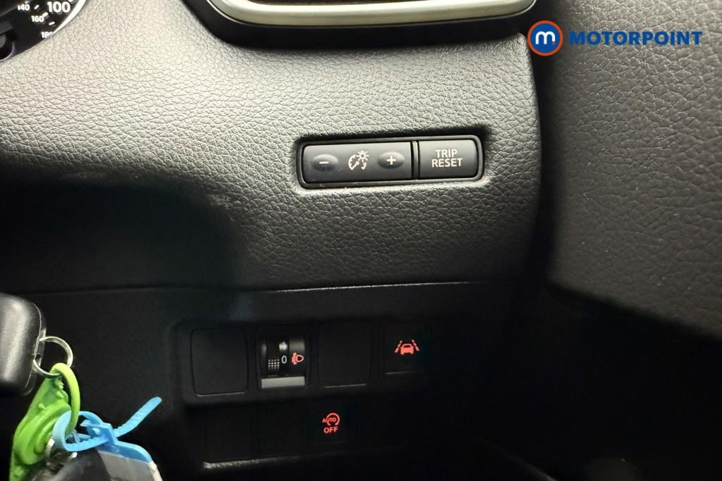 Nissan Qashqai Acenta Premium Manual Petrol SUV - Stock Number (1590365) - 8th supplementary image
