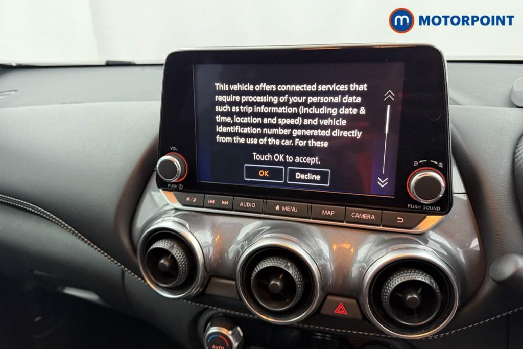 Nissan Juke N-Connecta Manual Petrol SUV - Stock Number (1598680) - Drivers side front corner