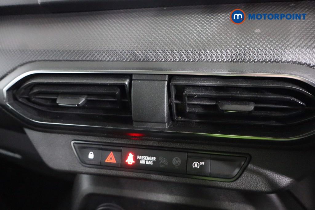 Dacia Sandero Essential Manual Petrol Hatchback - Stock Number (1601040) - 8th supplementary image
