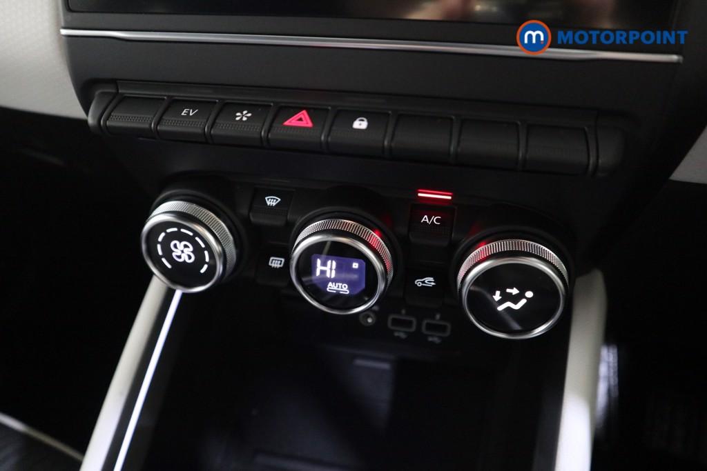 Renault Clio Techno Automatic Petrol-Electric Hybrid Hatchback - Stock Number (1603470) - 8th supplementary image