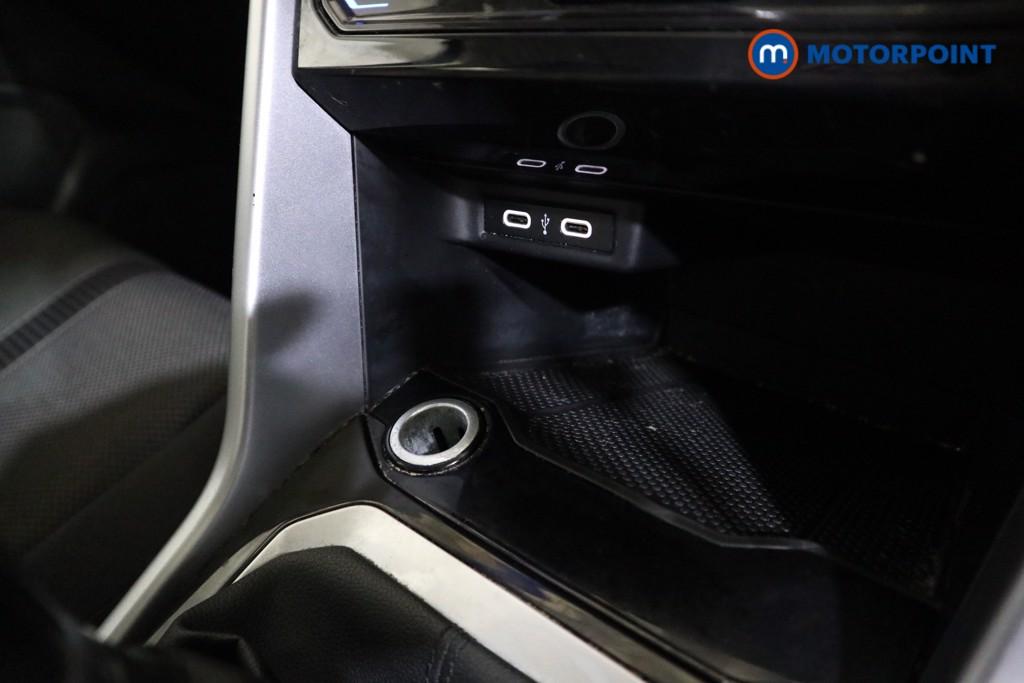 Volkswagen T-Roc Life Manual Petrol SUV - Stock Number (1602128) - 8th supplementary image