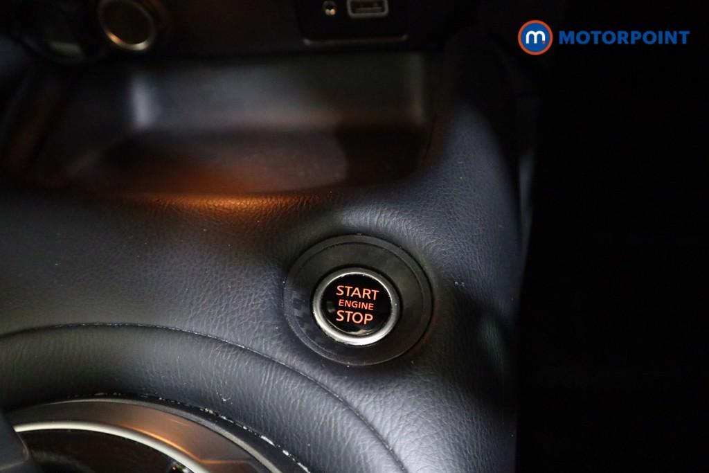 Nissan Juke N-Connecta Automatic Petrol SUV - Stock Number (1603400) - 8th supplementary image